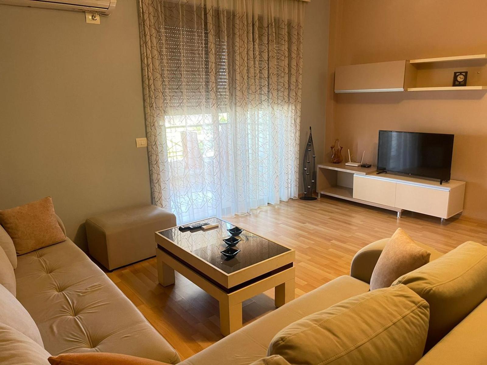 Xhemi'S Apartment Sarandë Buitenkant foto